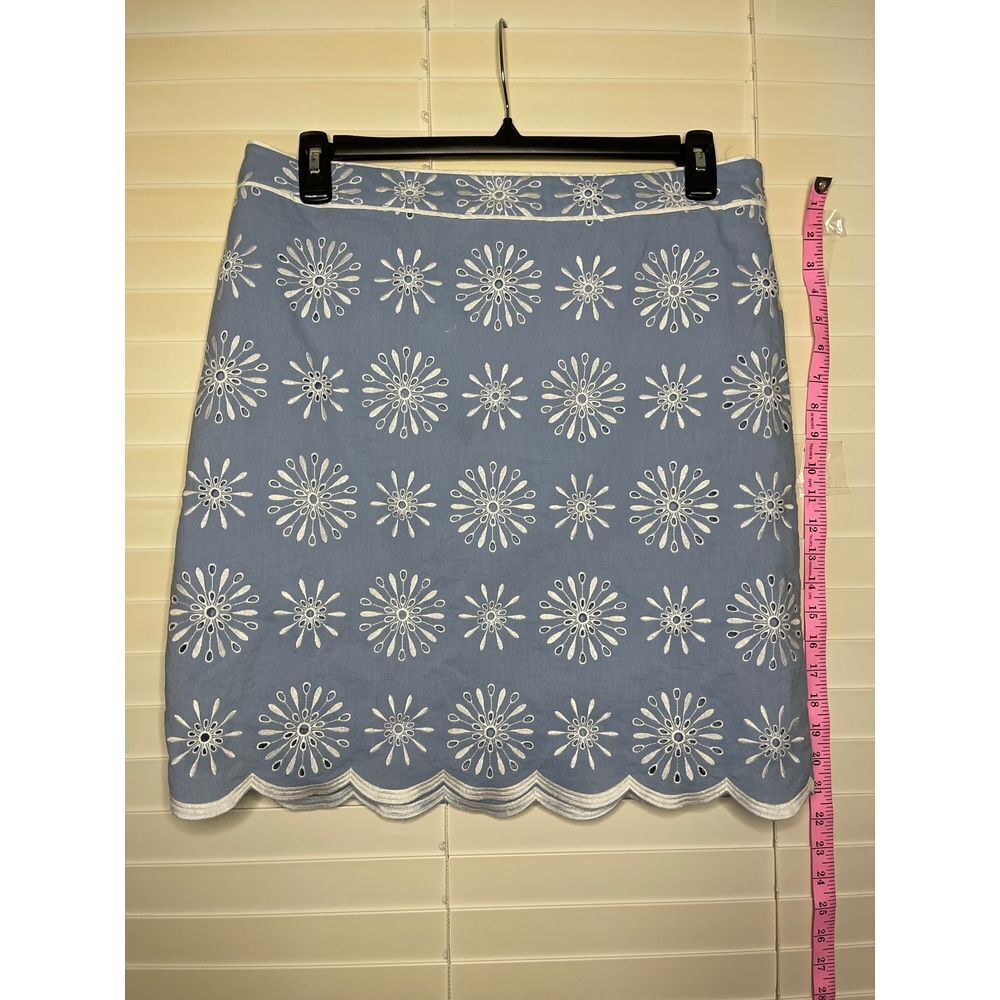 Embroidered Talbots skirt with scalloped hem, lined, carolina blue and white
